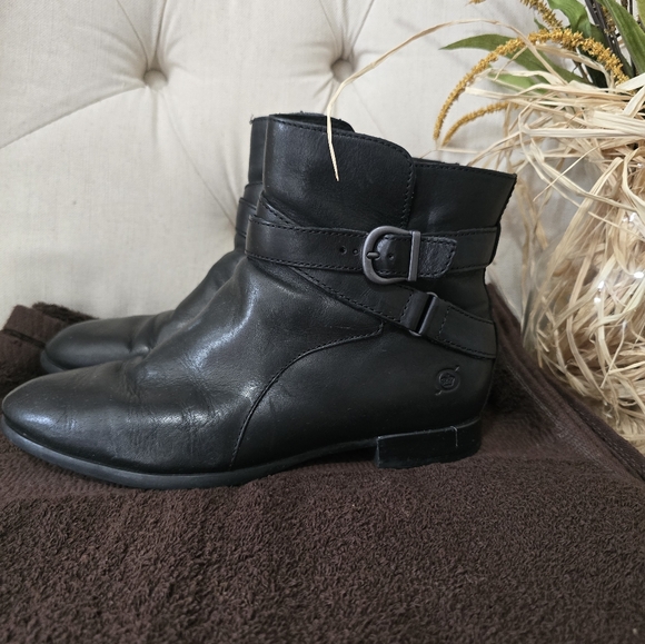 Women's Born Easton Black Full Grain Ankle Boot Leather - Picture 2 of 11